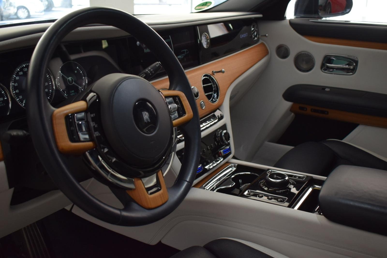 Rolls Royce Ghost Long — photo 5